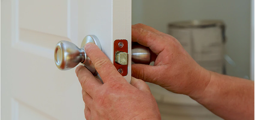 AAA Locksmiths For lock Replacement in Plantation