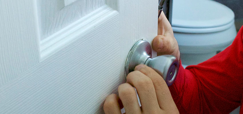 Vintage Door Knob Replacement in Plantation, FL