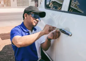 Car Locksmith in Plantation, FL